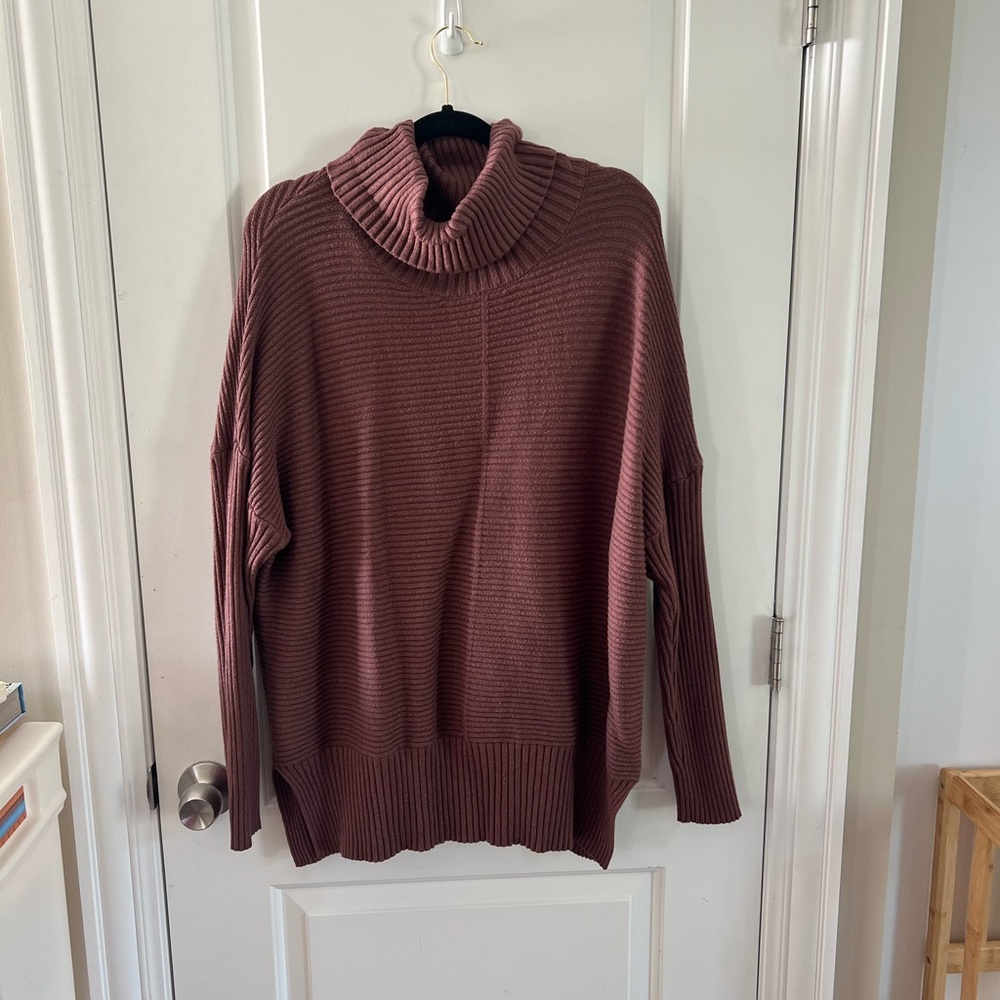 Cozy Ribbed Turtleneck Sweater - Mauve